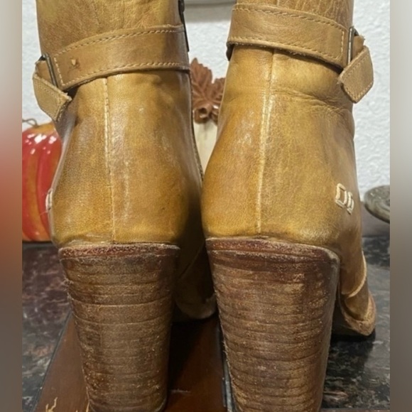 Bed|Stu | Isla Distressed Leather Short Ankle Booties - Picture 3 of 14